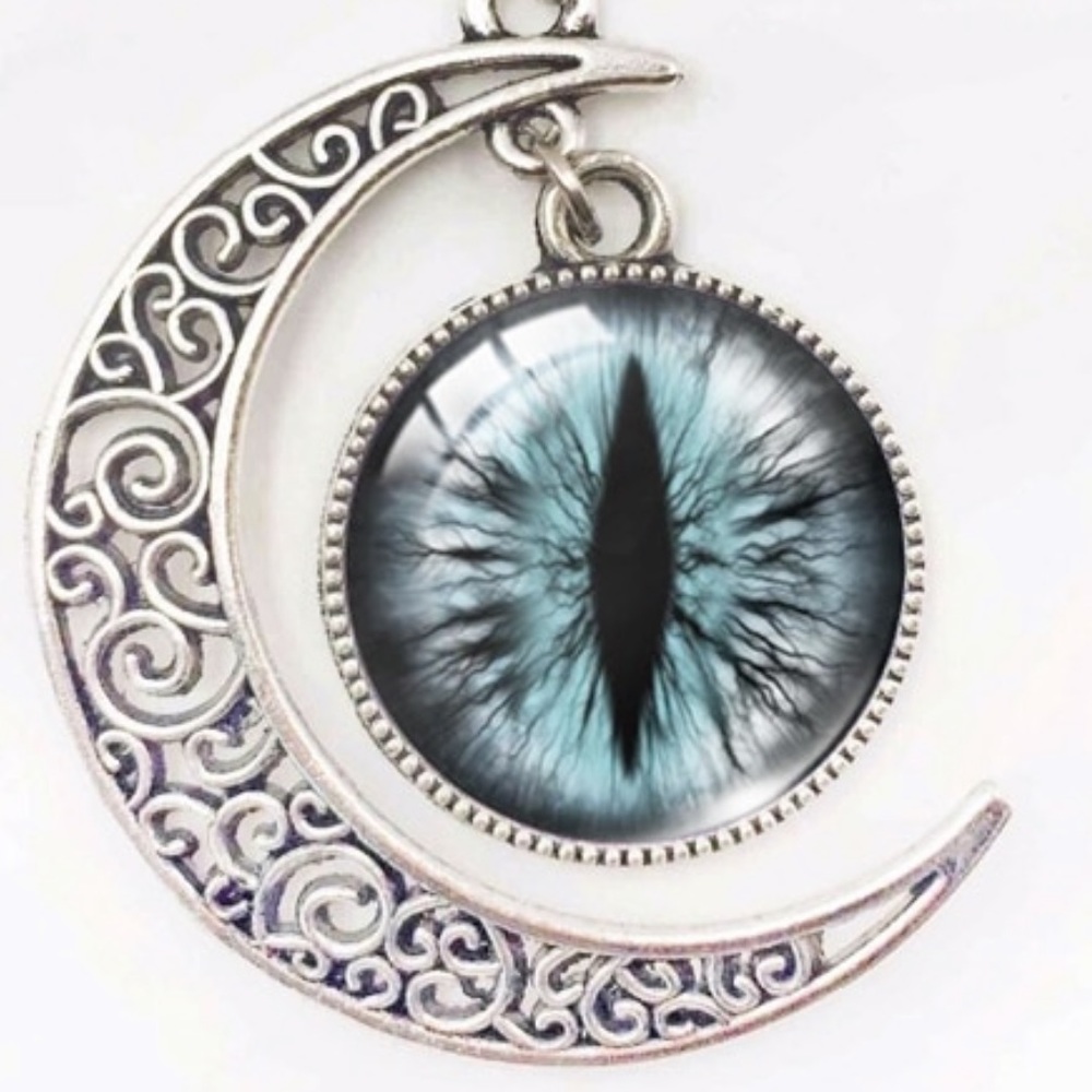 Dragon Eye & Crescent Moon necklace - Picture 2 of 3